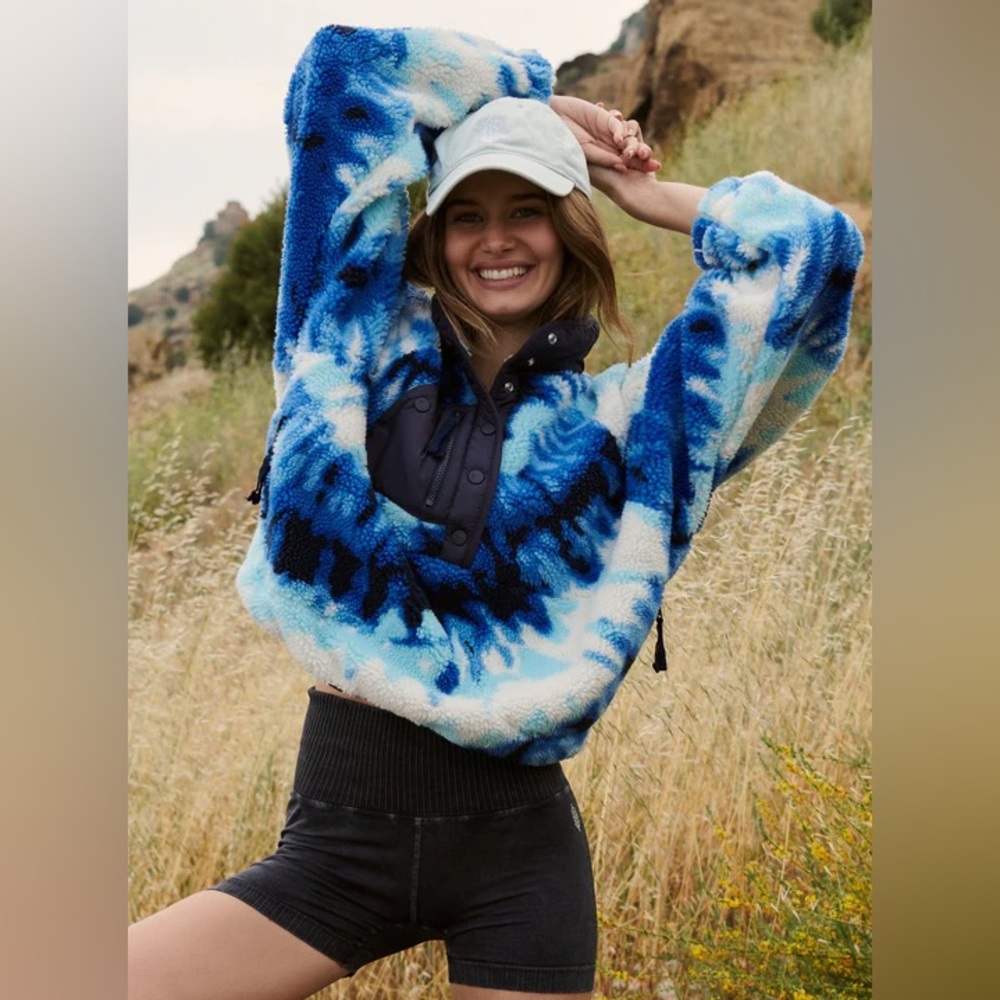 NWT FP MOVEMENT Rocky Ridge Hit The Slopes Printed Pullover Ocean Tie Dye Combo - Picture 1 of 7
